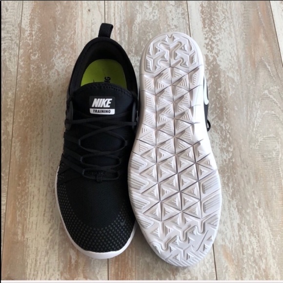 NWT Nike Trainers Black - Picture 8 of 8